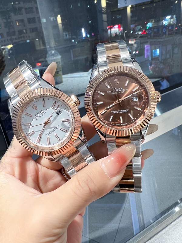 ブランド時計背面デザイン